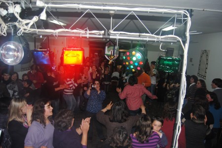 Baile da Pinha 20/03 - S. Lourenço 2010 - "É na sola da bota, é na palma da mão" xD Brutal